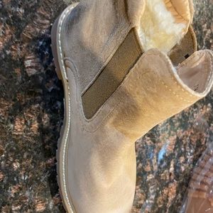 Boots never worn non-authentic